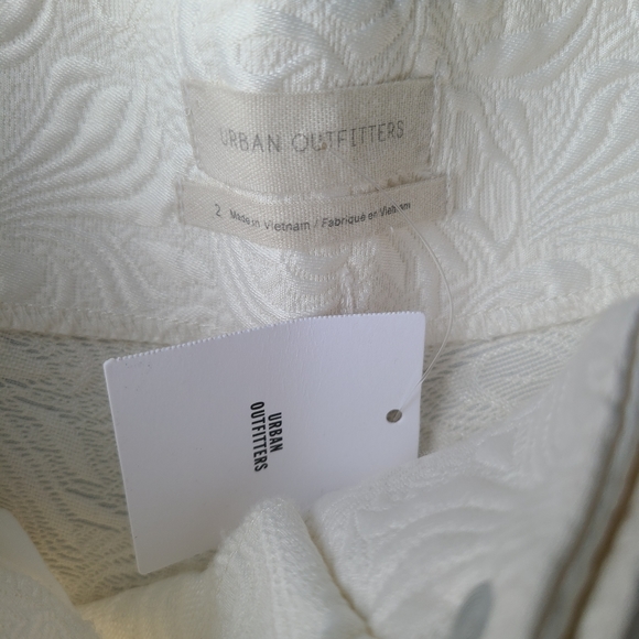Urban Outfitters shorts, Size 2, White - Picture 3 of 5